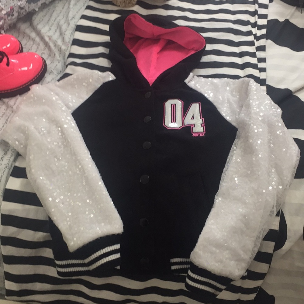 girl’s sequenced sleeved hooded jacket size 10